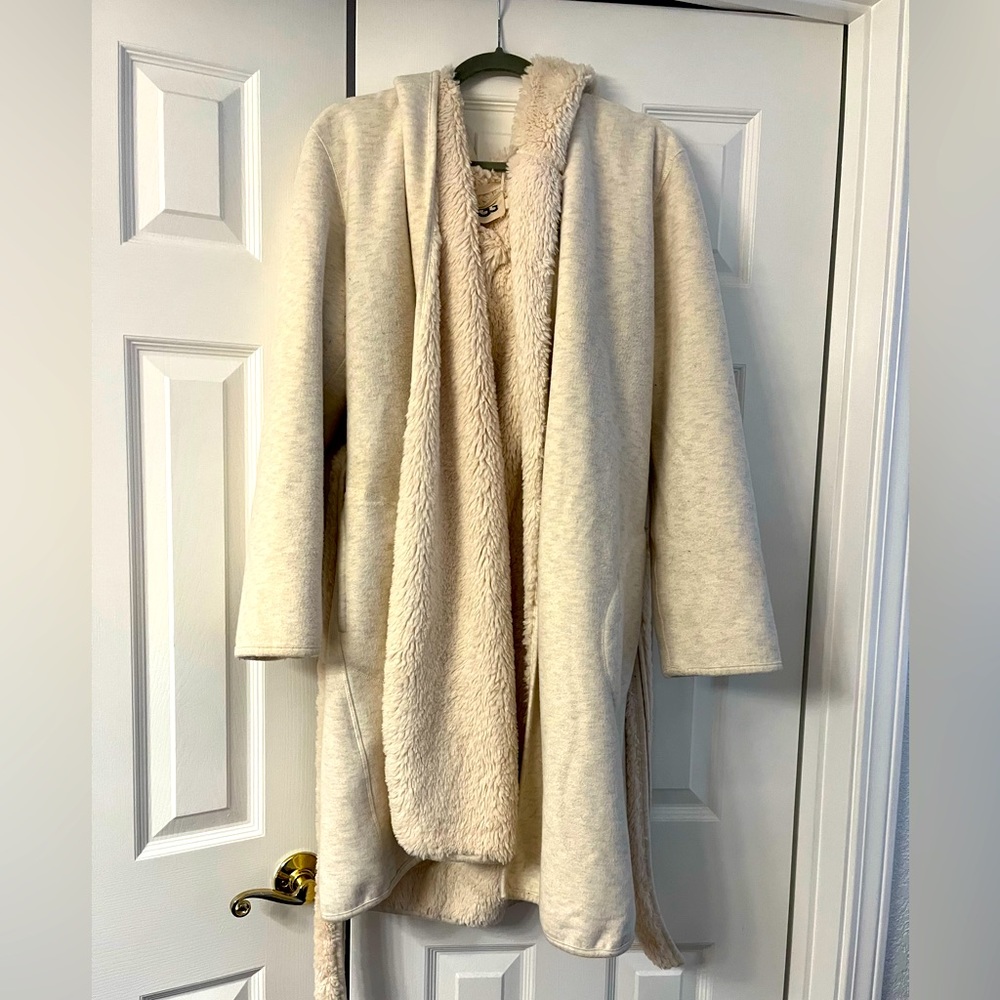 UGG brand women’s size M bathrobe